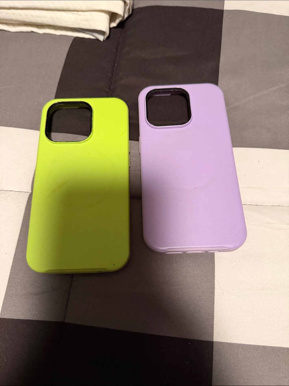 2 otter box iPhone 14 Pro  Purple and Lime Green  Phone Cases MagSafe compatible